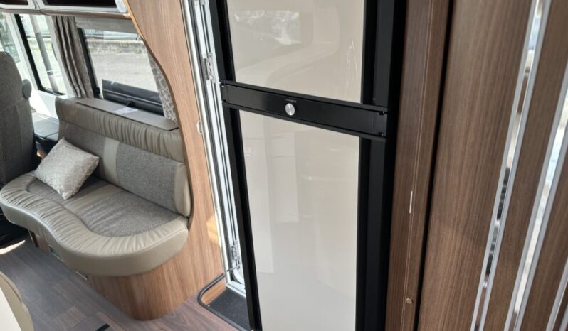 Carthago E Line I 61 XL Le Mercedes Benz pieno