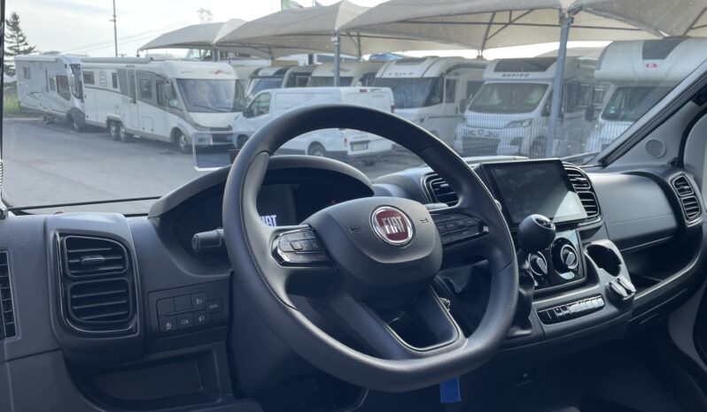Knaus Live Wave 650 MF pieno