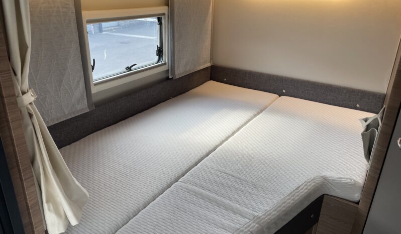 Knaus Live Wave 650 MF pieno