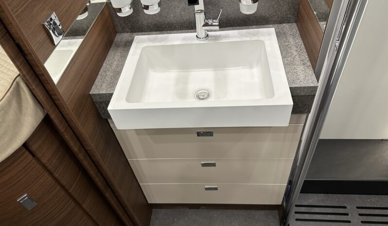 Carthago C Line I 5.9 XL Le modello 2026 pieno