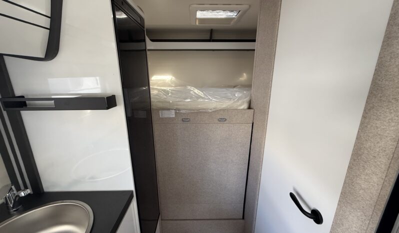 Mc Louis Glamys 320 Ford Transit cambio automatico 2026 pieno