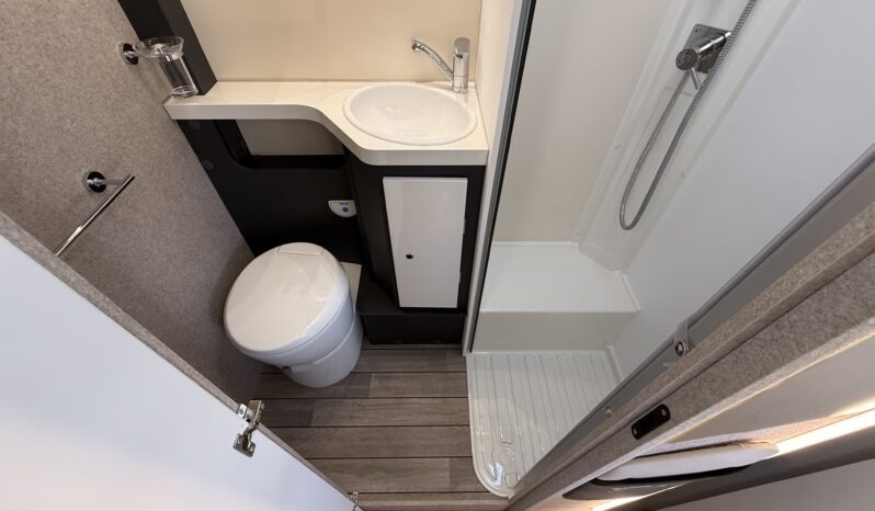 Mc Louis Glamys 320 Ford Transit cambio automatico 2026 pieno