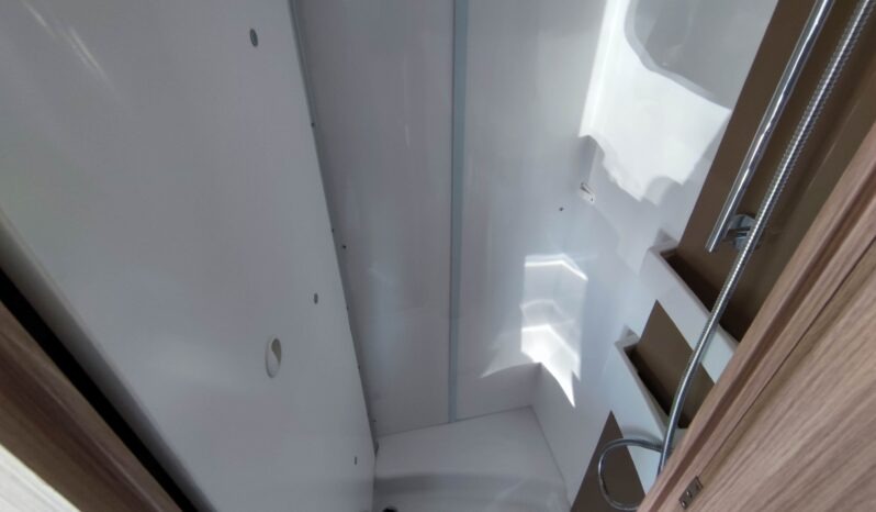 Burstner Ixeo I 690g pieno