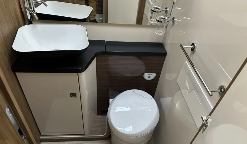 MobilVetta K Yacht Teknoline I86 ALKO pieno