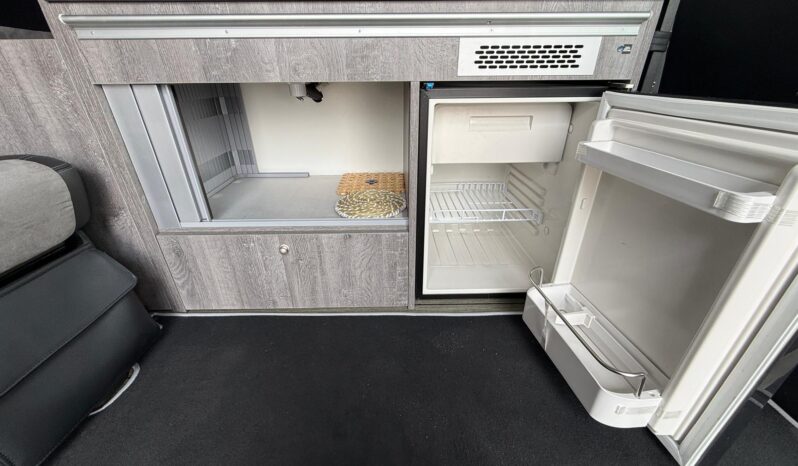 VOLKSWAGEN BULLI T 6.1 cambio automatico pieno